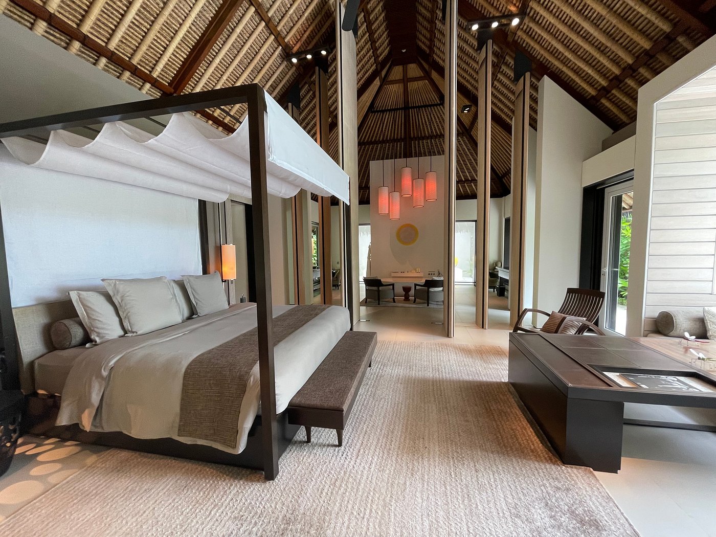 Guest bedroom at Cheval Blanc Randheli