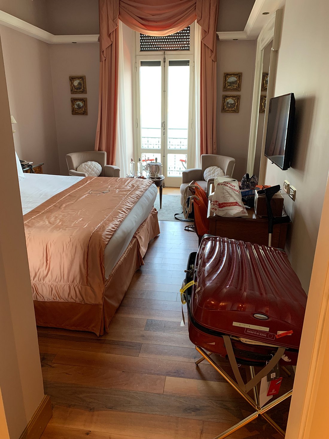 Guest bedroom at Grand Hotel Tremezzo