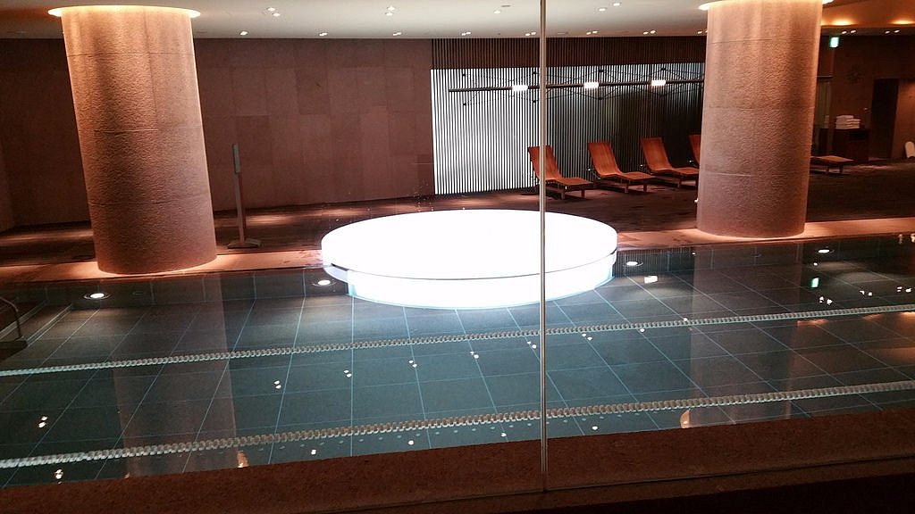 Indoor pool at Grand Hyatt Tokyo