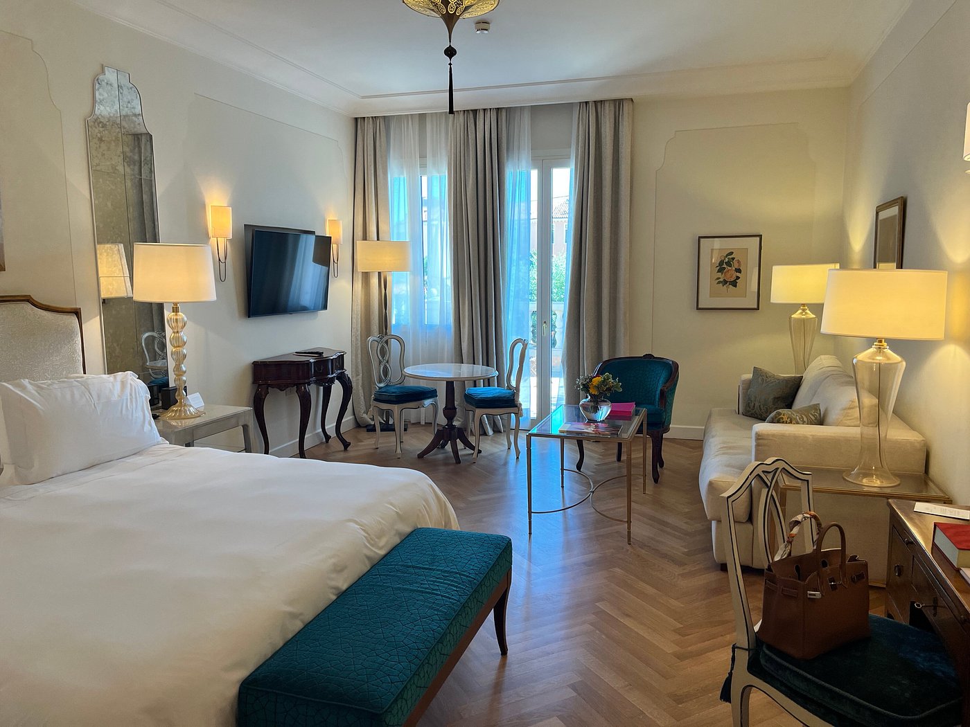 Guest bedroom at Hotel Cipriani, A Belmond Hotel, Venice