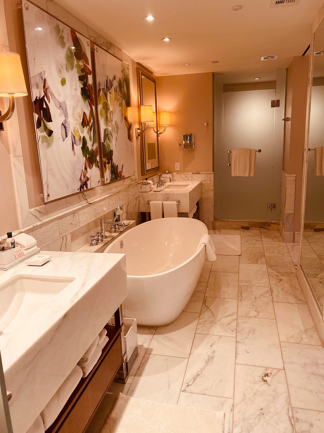 Guest bathroom at The Beverly Hills Hotel