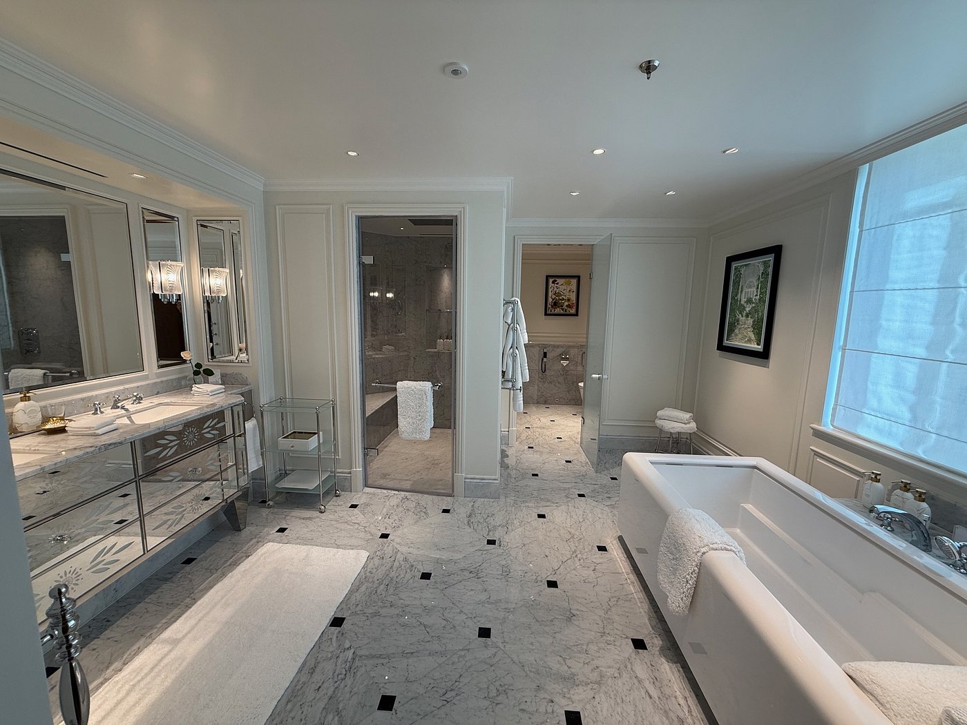 Suite bathroom at The Dorchester