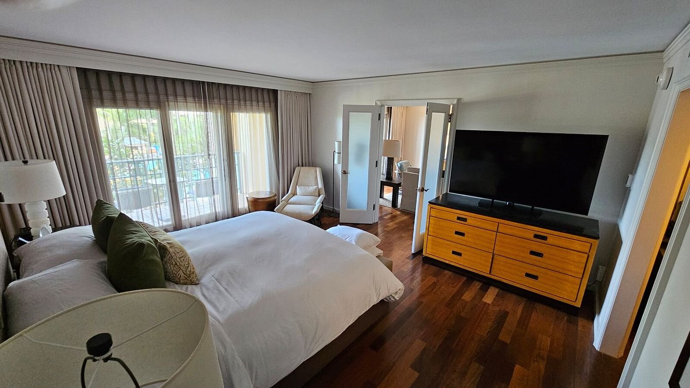 Bedroom in a suite at The Ritz-Carlton Maui